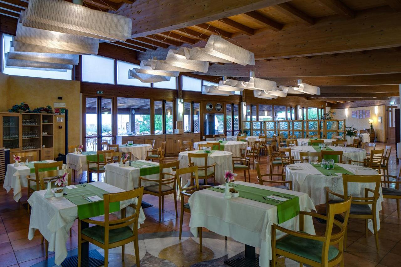 Aparthotel Golf Residenza Peschiera del Garda Zewnętrze zdjęcie
